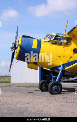 Klassische Oldtimer Doppeldecker Antonov An-2 Stockfoto