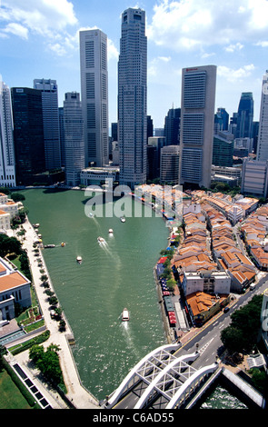 Blick auf den Clarke Quay und Sngapore Fluss vom Hochhaus Stockfoto