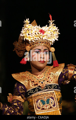 Balinesische Gamelan Tänzer während Bali Arts Festival in Denpasar, Bali Stockfoto