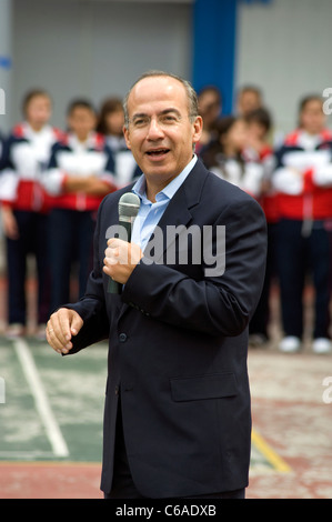 Präsident Calderon Adressierung Schüler an einer Schule in Morelia Stockfoto