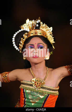 Balinesische Gamelan Tänzer während Bali Arts Festival in Denpasar, Bali. Stockfoto