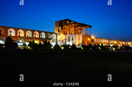 Ali Qapu Palast befindet sich in Nagsh ich Jahan Quadrat, Isfahan, Iran. Stockfoto