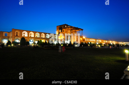 Ali Qapu Palast befindet sich in Nagsh ich Jahan Quadrat, Isfahan, Iran. Stockfoto
