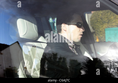 Eine John Terry Lockvogel Look-a-Like John Terry Haus in sein Auto und Köpfe an den Chelsea Fußball training Boden verlässt und dann Stockfoto