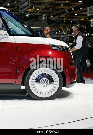 Weltpremiere des VW Bulli, Volkswagen Studie, show, Auto, Kleinbus, Elektroautos, Genfer Motor Show 2011, Schweiz Stockfoto