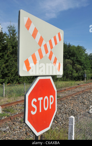 Bahnübergang ohne Wache Zeichen Livradois Frankreich
