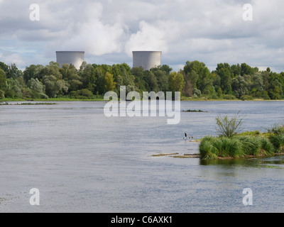 EDF Nuclear Powerplant entlang der Loire, Frankreich, in Saint-Laurent-des-Eaux in der Nähe von Blois Stockfoto