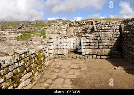 Das Südtor des römischen Kastells Vercovicium, Housesteads, Hadrianswall, Northumberland, England, UK Stockfoto