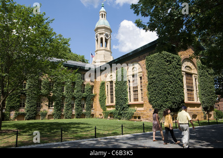 Efeu bewachsenen Nassau Hall, 1756, Princeton University, New Jersey Stockfoto