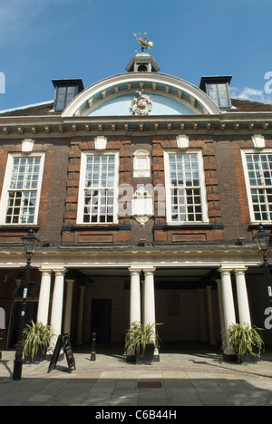 Rochester Kent Großbritannien. Die Gildenhalle ist heute ein Museum. Charles Dickens erwähnt dieses Gebäude in Great Expectives 2011, 2010er Jahre HOMER SYKES Stockfoto