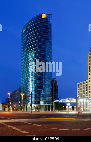 Potsdamer Platz quadratisch, in der Dämmerung am frühen Morgen Mitte Bezirk, Berlin, Deutschland, Europa Stockfoto