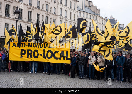 Französische Studenten demonstrieren gegen Rente Zustandsänderung, Kapitalismus und Globalisierung. Jardin du Luxembourg, Paris. Stockfoto