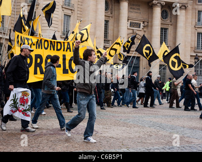 Französische Studenten demonstrieren gegen Rente Zustandsänderung, Kapitalismus und Globalisierung. Jardin du Luxembourg, Paris. Stockfoto