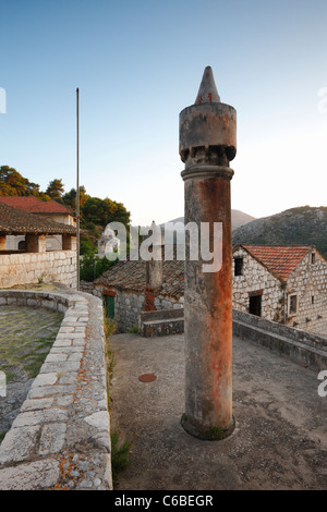 Lastovo und bekannteste und meistgespielte Schornstein genannt "Fumar" (pl. Fumari, lat. Fum – Rauch, Dampf) Stockfoto