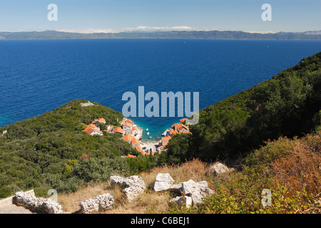 Lucica Bucht unter Lastovo Altstadt in Kroatien. Stockfoto