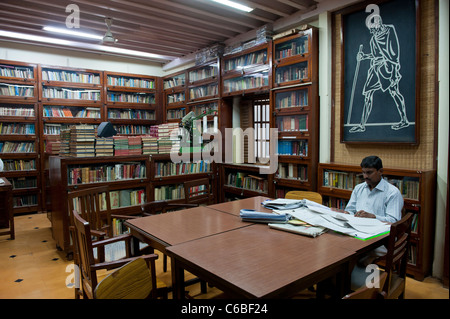 Die Bibliothek im Mani Bhavan Herrenhaus und Gandhi Hauptsitz in Mumbai, Indien Stockfoto