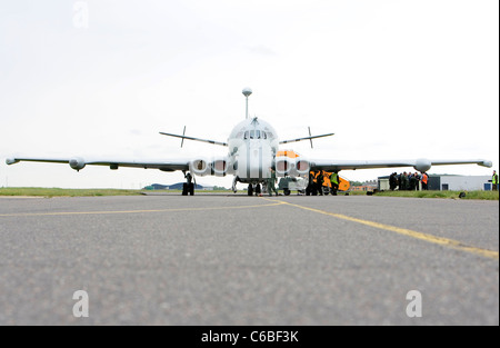 Dauern Sie je RAF Nimrod Flug emotionalen Abschied von den "mächtigen Jäger" Kent International Airport Mai 2010 Stockfoto