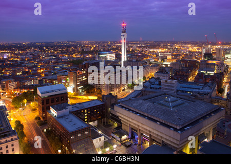 Stadtbild von Birmingham bei Nacht, England, UK Stockfoto
