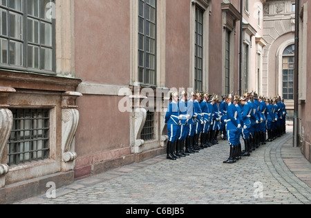 Die Wachablösung vor dem königlichen Palast in Stockholm, Schweden Stockfoto