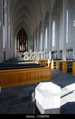 Innenraum der Kirche Hallgrimskirkja, Rejyjavik, Island Stockfoto