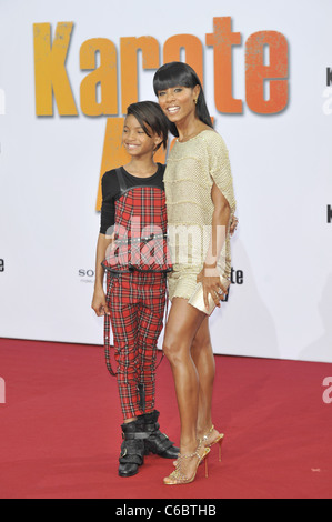 Willow Smith und Jada Pinkett Smith bei der Deutschlandpremiere von "Karate Kid" im CineStar am Potsdamer Platz Kino. Stockfoto