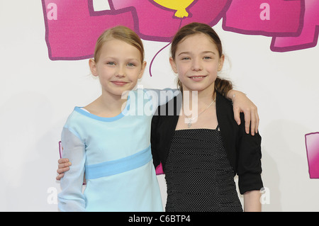 Meira Durand, Felina Czycykowski auf die Welt-premiere von "Hier Kommt Lola" im Kino Cinemaxx Dammtor. Hamburg, Deutschland Stockfoto