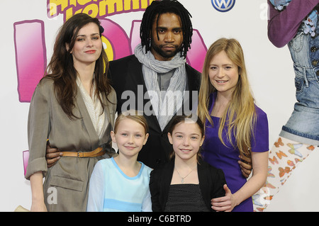 Nora Tschirner, Meira Durand, Felina Czycykowski, Fernando Spengler, Julia Jentsch bei der Weltpremiere von "Hier Kommt Lola" Stockfoto