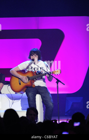 Dominik Buechele im deutschen TV-Sender RTL2-Musik show The Dome 53 im