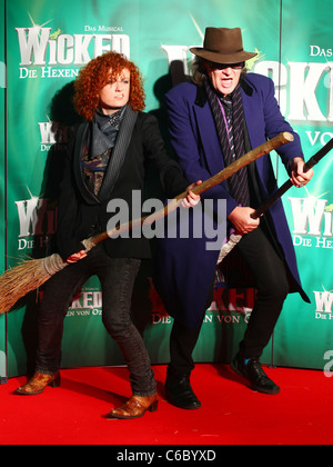 Udo Lindenberg, Lucy Diakovska bei der Premiere des Musicals "Wicked - Die Hexen von Oz" im Metronom Theater. Oberhausen, Stockfoto