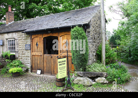 Die Schmiede Schmiede, Malham, North Yorkshire, Yorkshire Dales National Park, England, Vereinigtes Königreich Stockfoto