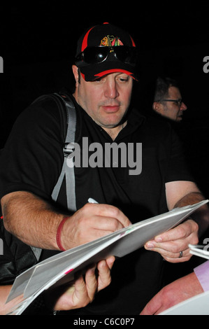 Kevin James Ankunft im Hotel Adlon, seinen neuen Film "Kindskoepfe" ("Grown Ups") in Deutschland zu fördern. Berlin, Deutschland- Stockfoto