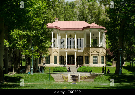 Ahmad-Shahi Pavillon (oder Kushk-e Ahmad-Shahi) die Sommerresidenz von Ahmad Shah, der letzte Schah Qajar Dynastie. Stockfoto