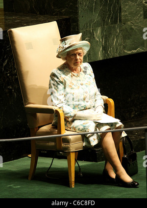 Königin Elizabeth II richtet sich die Generalversammlung der Vereinten Nationen in New York City 6. Juli 2010. Die Königin wird Boden besuchen. Stockfoto