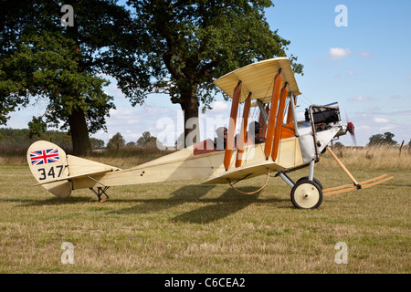 Royal Aircraft Factory BE - 2C Replica, Reg G-AWYI, im Belvoir Castle Stockfoto