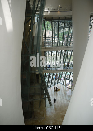 Guggenheim-Museum Bilbao. Innenansicht der Eingang des Museums. Stockfoto