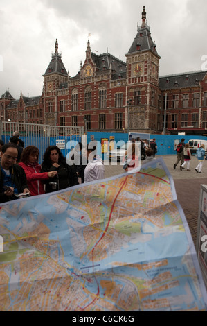 Touristische Karte verloren in Amsterdam Niederlande Holland Europa Stockfoto