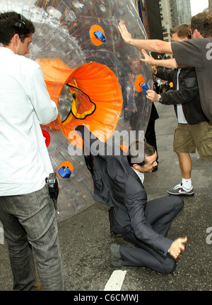Joseph Gordon-Levitt vor dem Ed Sullivan Theater für die Late Show mit David Letterman Show New York City, USA- Stockfoto
