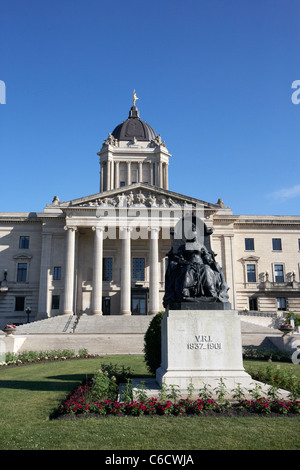 Statue der Königin Victoria außerhalb der Manitoba gesetzgebenden Gebäude Winnipeg Manitoba Kanada Stockfoto