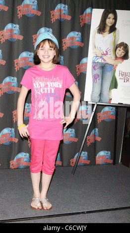 Joey King Joey King macht einen besonderen Auftritt im Planet Hollywood, ihren neuen Film zu promoten "Ramona and Beezus". New York City Stockfoto