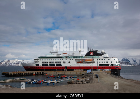 Die Hurtigruten Schiff Fram in Ny Alesund, Kongsfjords, Svalbard Stockfoto