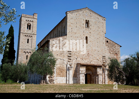 Abbazia Sant'Antimo oder Sant'Antimo Kloster, einem ehemaligen Benediktinerkloster in Montalcino, Toskana, Italien Stockfoto