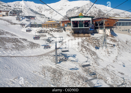 Gletscherbus Fahrt Vom Tuxer Fernerhaus 2660 Meter Seilbahn am Tuxer Ferner Haus Stockfoto