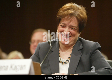 Oberste Gerichtshof nominierte Elena Kagan beantwortet Fragen vor dem Justizausschuss des Senats am zweiten Tag ihrer Konfirmation Stockfoto