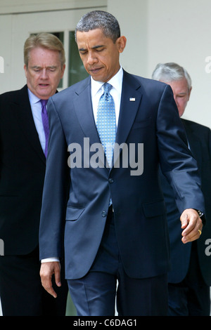 Präsident Barack Obama, begleitet von BP Oil Spill Kommission Ko-Vorsitzenden ehemalige Florida Senator Bob Graham und ehemaligen EPA Stockfoto