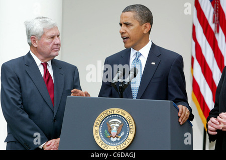 Präsident Barack Obama, begleitet von ehemaligen Florida Senator Bob Graham, enthüllt Zivil- und strafrechtliche Ermittlungen in den Golf Stockfoto