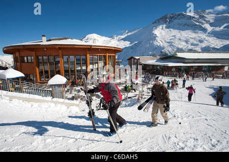 Skifahrer der Sommerbergalm, 2100 Meter, Skifahrer auf der Sommerbergalm 2100 Meter Stockfoto