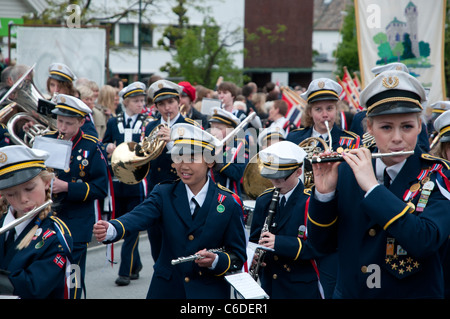 Die Parade für den Nationalfeiertag in Norwegen, jedes Jahr am 17. Mai gefeiert. Stockfoto