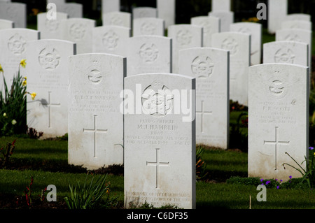 Harrogate (Stonefall) Friedhof, Harrogate, Yorkshire, England. Verwaltet von der Commonwealth War Graves Commission, gefunden. Stockfoto