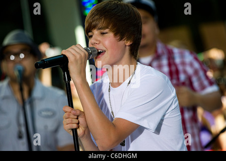 Justin Bieber führt auf NBC 'Heute' zeigen Toyota Konzertreihe im Rockefeller Center statt. New York City, USA- Stockfoto