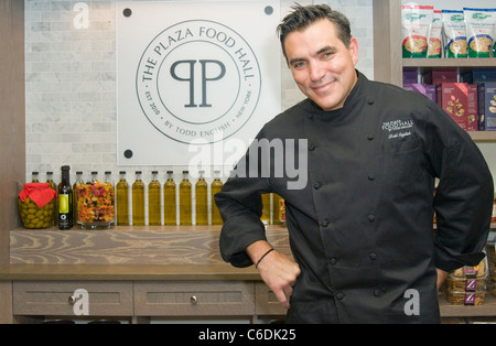 Celebrity Chef Todd English Eröffnungstag des "The Plaza Food Hall von Todd English" inside The Plaza Hotel New York City, USA- Stockfoto